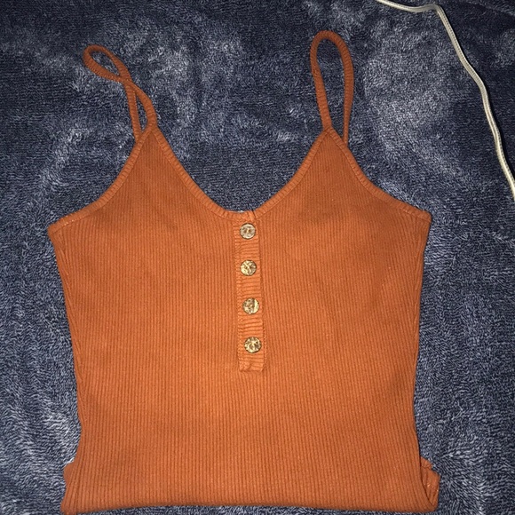 Very cute brownish orangeish button tank top 🥰 very cuteeeee - Picture 1 of 5